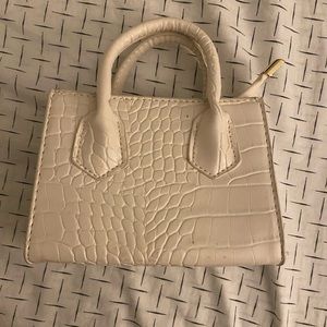 Mini white purse fashion nova